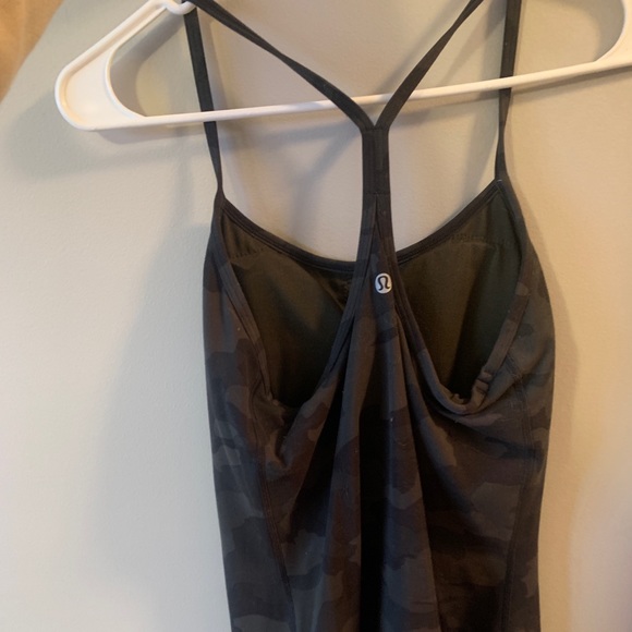LULULEMON Y TANK - Picture 1 of 2
